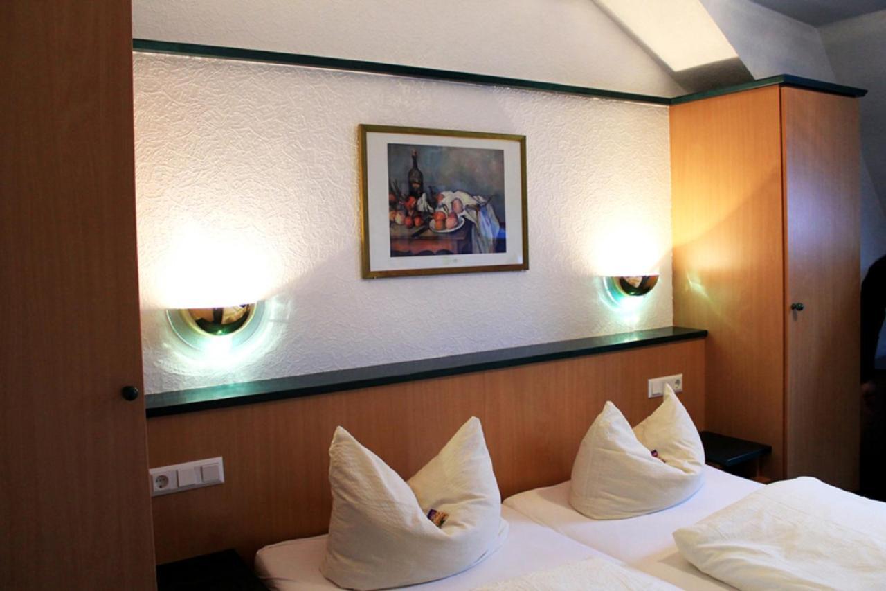 Hotel-Landgasthof Gruener Baum - Dittigheim Tauberbischofsheim Esterno foto