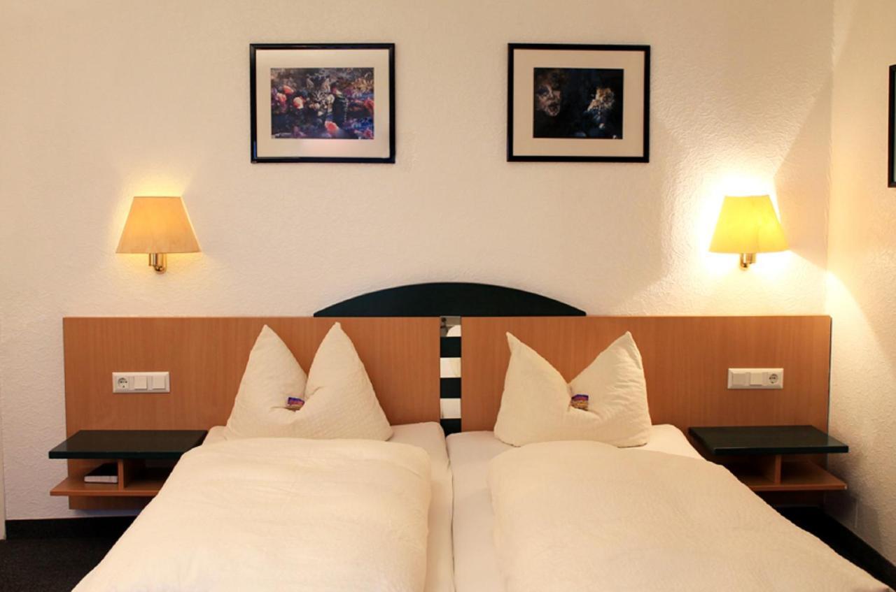 Hotel-Landgasthof Gruener Baum - Dittigheim Tauberbischofsheim Esterno foto
