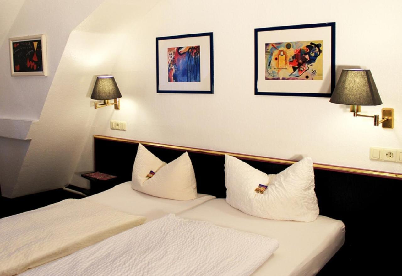 Hotel-Landgasthof Gruener Baum - Dittigheim Tauberbischofsheim Esterno foto