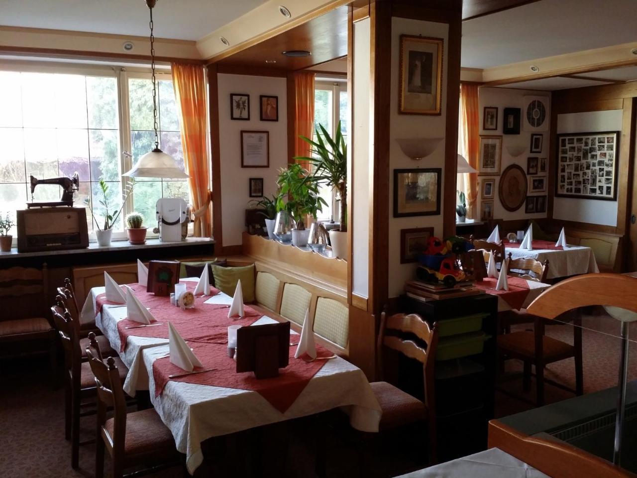 Hotel-Landgasthof Gruener Baum - Dittigheim Tauberbischofsheim Esterno foto